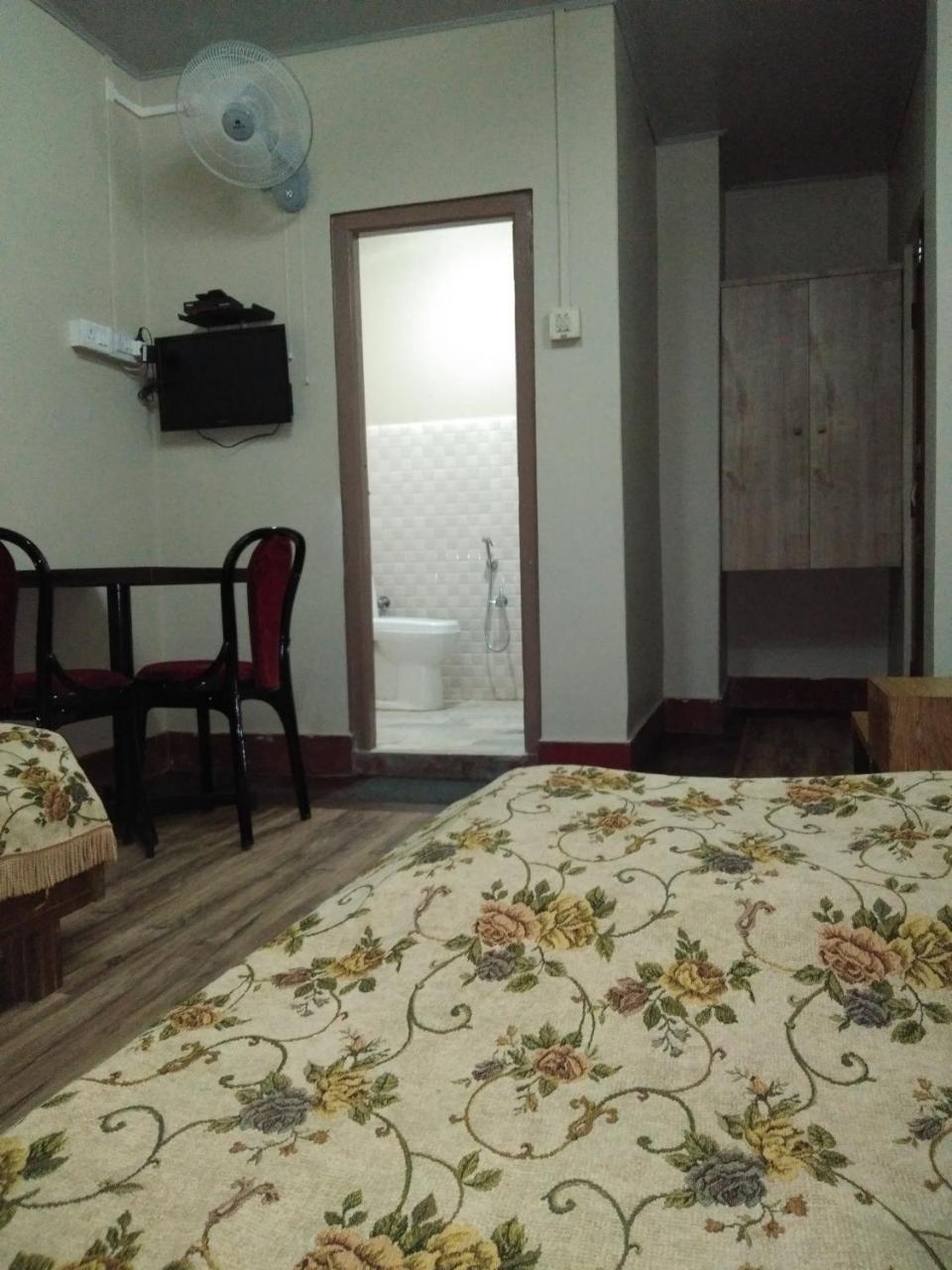 Hotel Pine Kohima Екстериор снимка